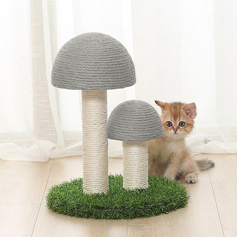 Cat mushroom scratching post made of sisal.